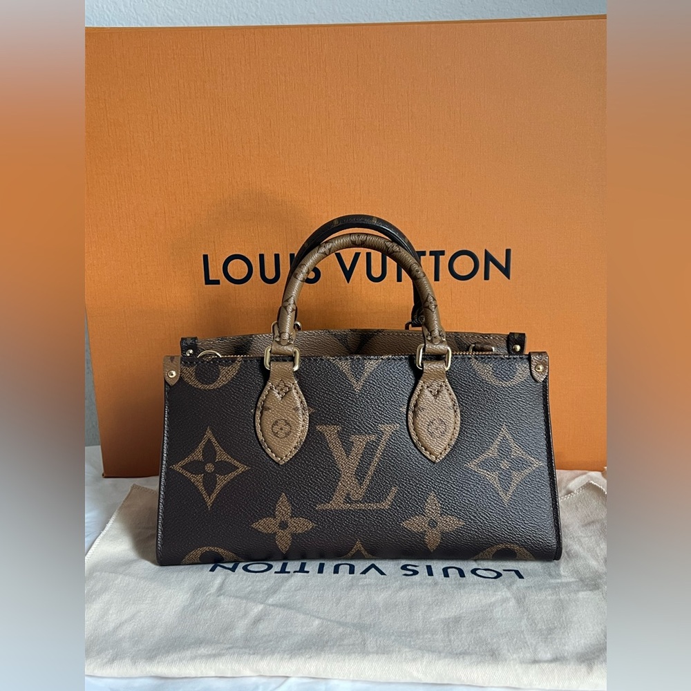 Louis Vuitton OnTheGo Tote Reverse Monogram Giant East West